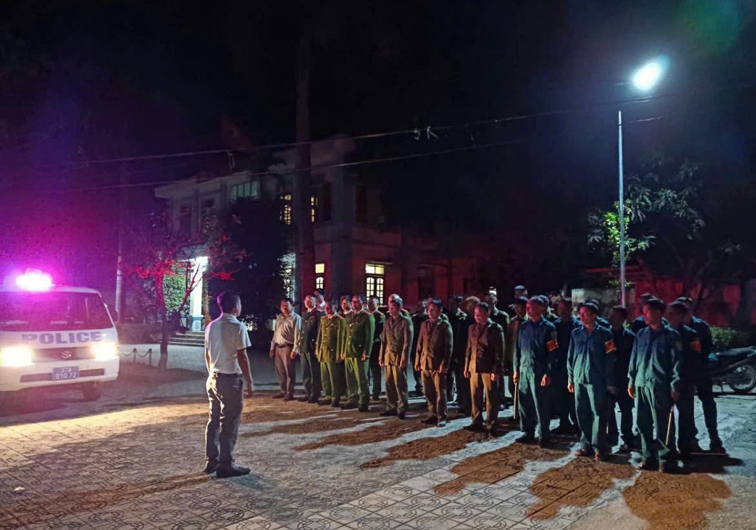 Đồng chí Chủ tịch UBND xã quán triệt nhiệm vụ tới lực lượng tuần tra