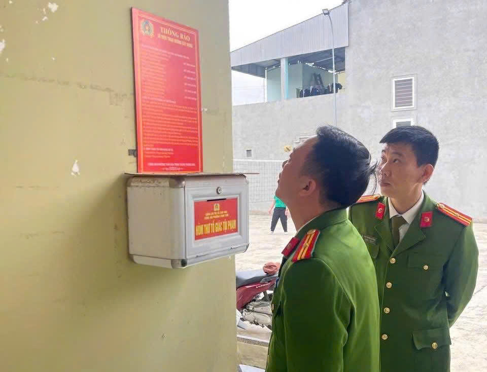 Công an phường Thái Hòa kiểm tra phòng cháy, chữa cháy phục vụ bầu cử