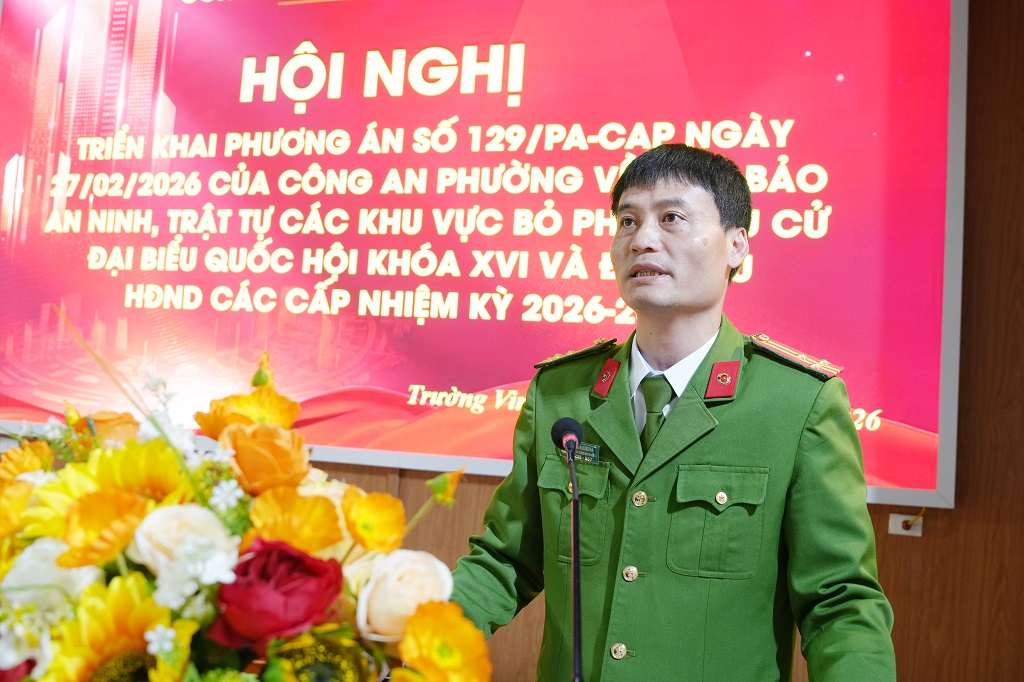 Đồng chí Thượng tá Trần Đình Hà, Trưởng Công an phường Trường Vinh phát biểu 
