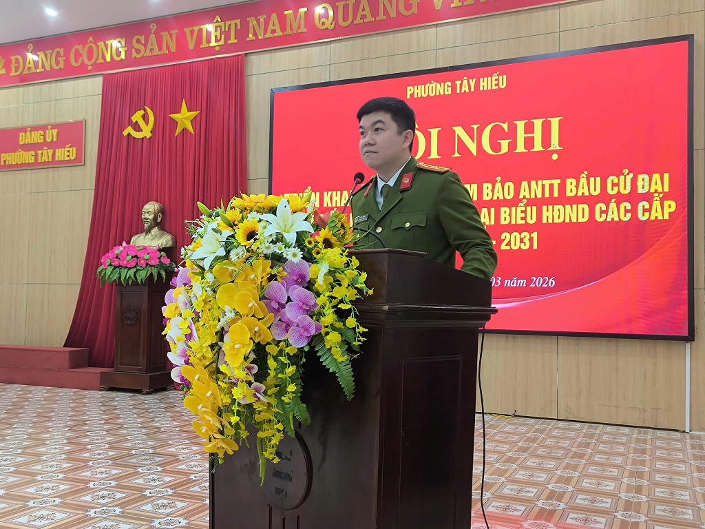 Đại diện Công an phường phát biểu tại Hội nghị