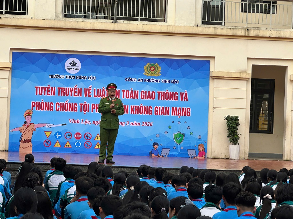  Công an phường Vinh Lộc tuyên truyền với hình thức đa dạng, phong phú