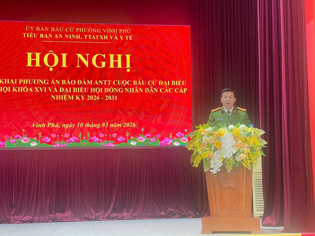 Đại diện Công an phường Vinh Phú phát biểu tại Hội nghị 