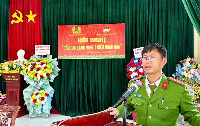 Đại diện Công an xã phát biểu tại Hội nghị
