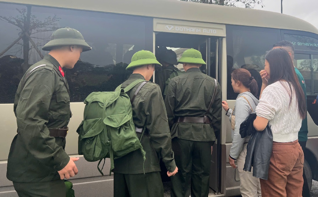 Tân binh lên đường thực hiện nhiệm vụ