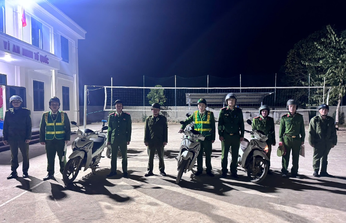 Công an xã Mường Quàng tuần tra bảo đảm ANTT