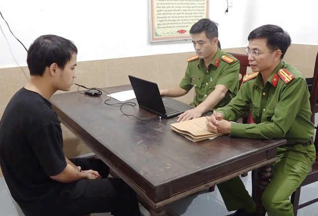 Công an Nghệ An lấy lời khai của đối tượng đột nhập tiệm vàng