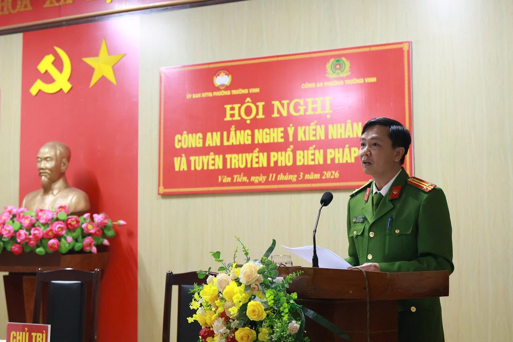 Công an phường Trường Vinh lắng nghe, tiếp thu và giải đáp nhiều ý kiến, kiến nghị của Nhân dân