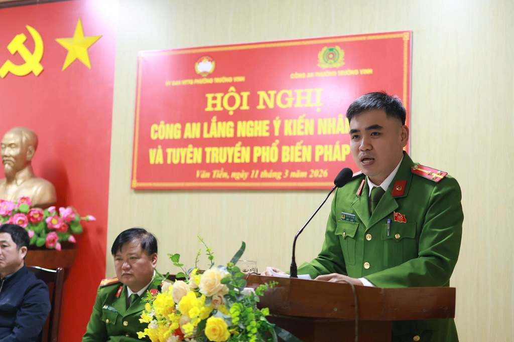 Công an phường Trường Vinh tuyên truyền, hướng dẫn người dân nhận diện phương thức, thủ đoạn lừa đảo phổ biến của tội phạm công nghệ cao