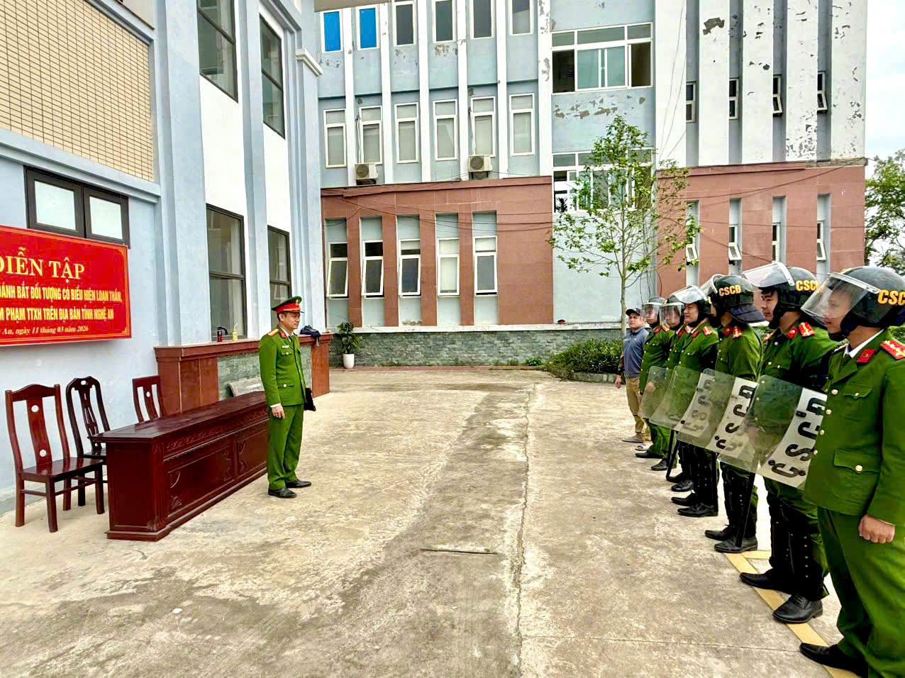 Công an xã Vạn An diễn tập xử lý tình huống phức tạp về ANTT