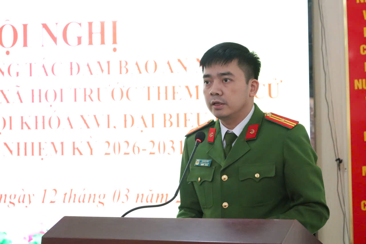 Đại diện Công an xã phát biểu tại Hội nghị