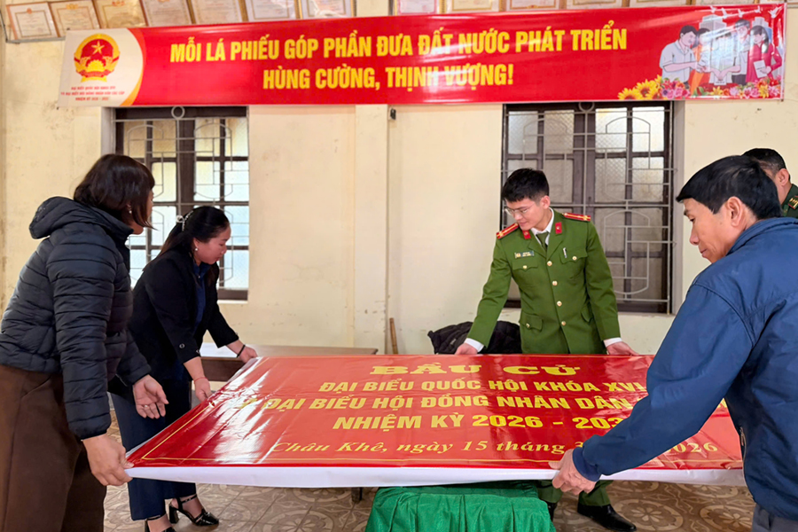 Việc trang trí khánh tiết được triển khai đồng bộ theo hướng dẫn