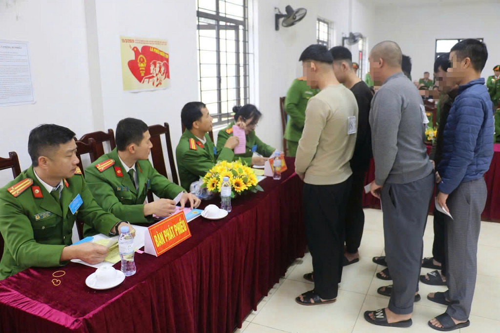 Người bị tạm giữ, tạm giam nhận phiếu bầu cử