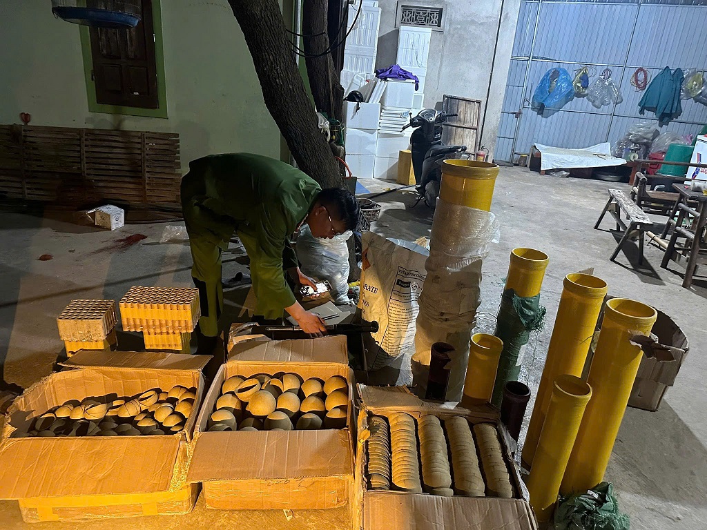 Người dân tự nguyện giao nộp tại Cơ quan Công an