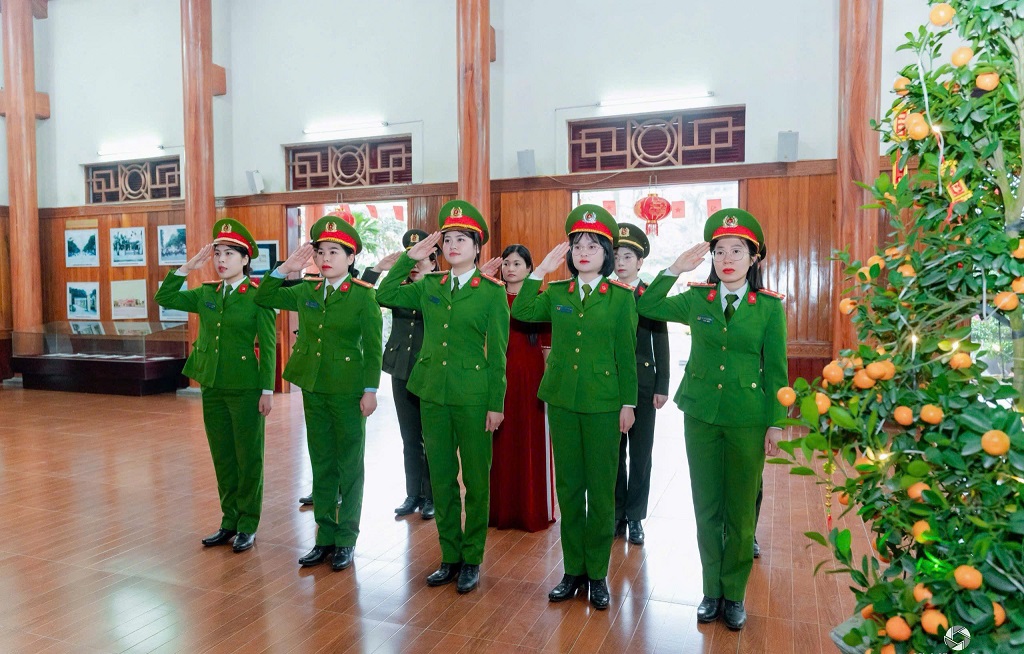 Công an xã tổ chức hoạt động về nguồn tại địa chỉ đỏ