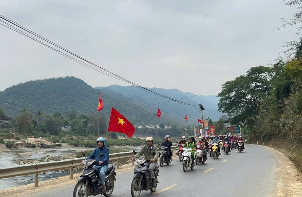 Hoạt động được triển khai bằng xe loa lưu động qua tuyến đường chính