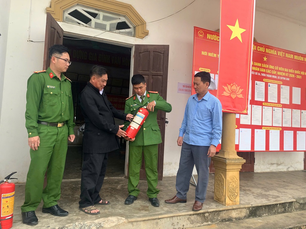 Kiểm tra công tác chuẩn bị bầu cử