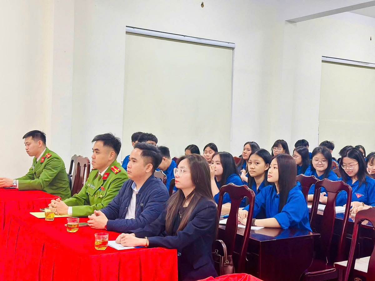 Chương trình Hành động vì cộng đồng, đồng hành cùng chuyển đổi số