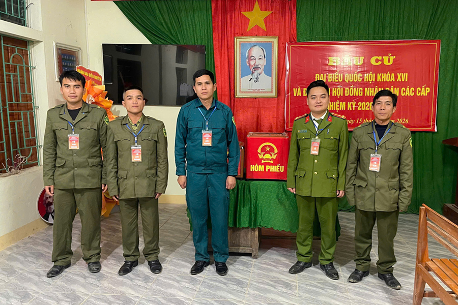 Công an xã Mậu Thạch bảo đảm hoạt động bầu cử diễn ra an toàn,  đúng quy định pháp luật