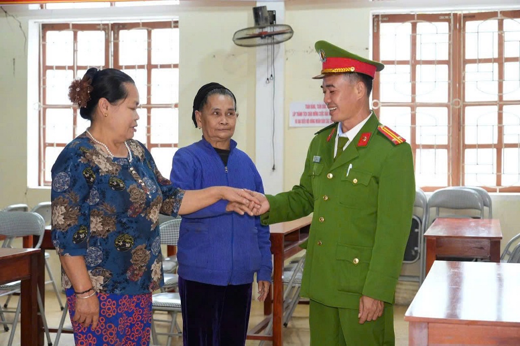 Công an xã Mường Xén tăng cường “dân vận khéo”, hòa giải trong Nhân dân