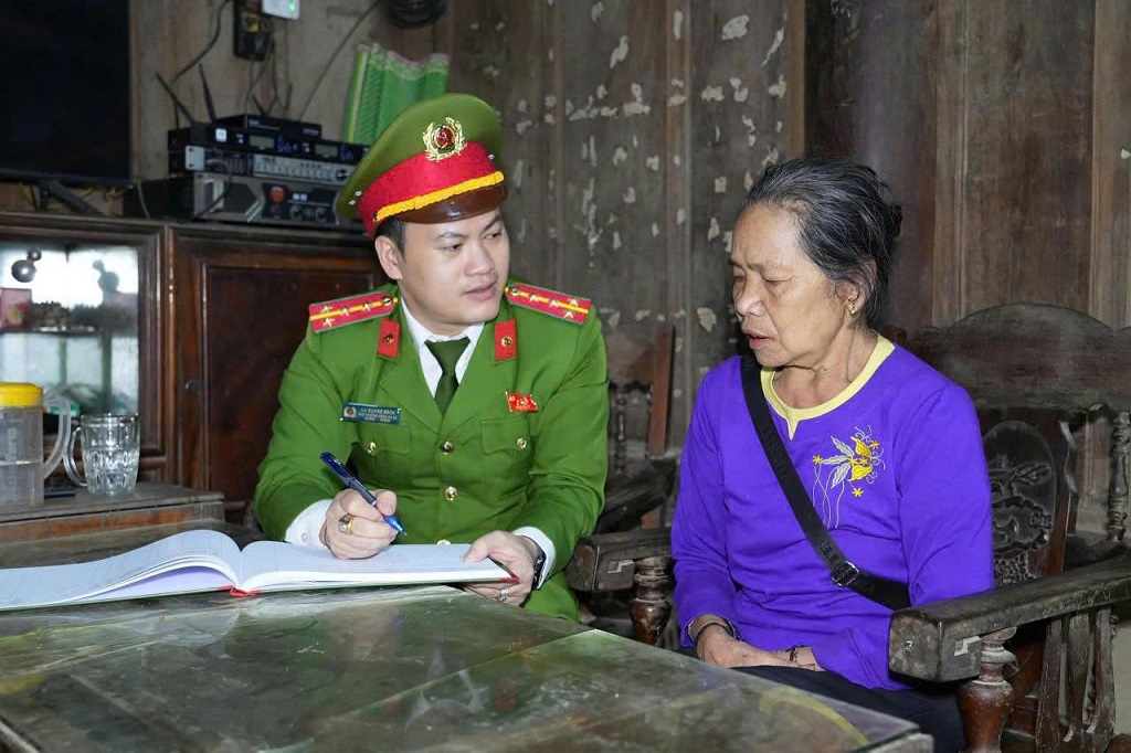 Công an xã Mường Xén hoàn thành tổng rà soát cư trú phục vụ bầu cử