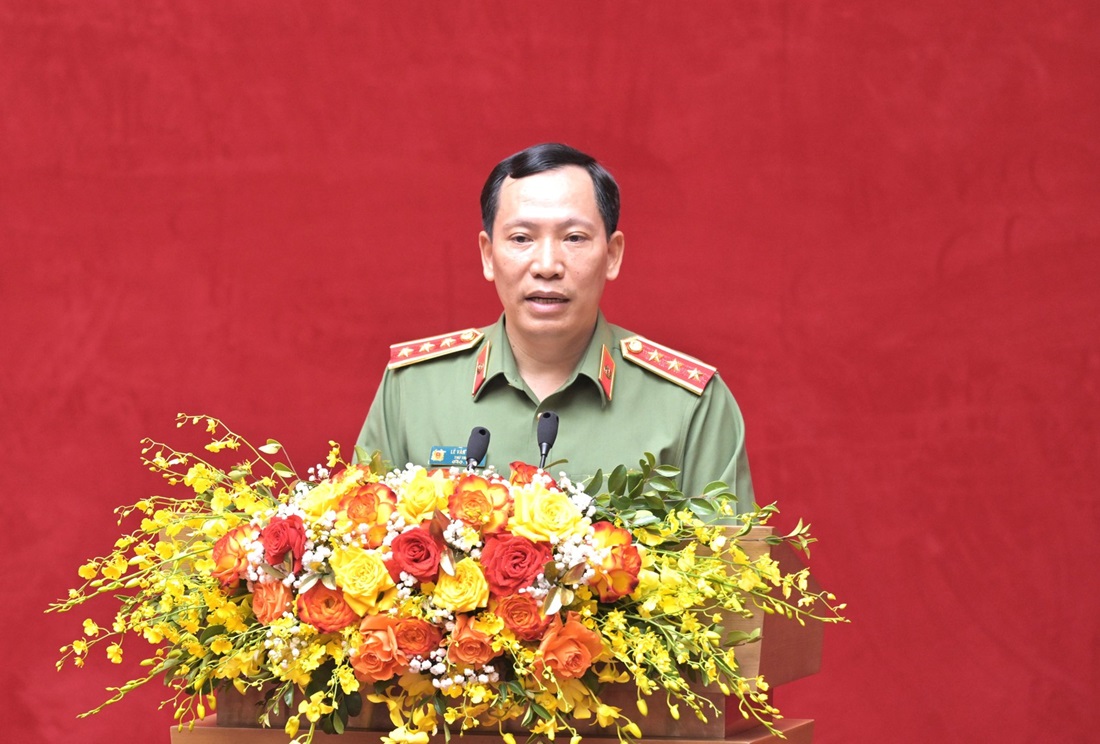 Đồng chí Thượng tướng Lê Văn Tuyến, Ủy viên Trung ương Đảng, Thứ trưởng Bộ Công an phát biểu chỉ đạo hội nghị