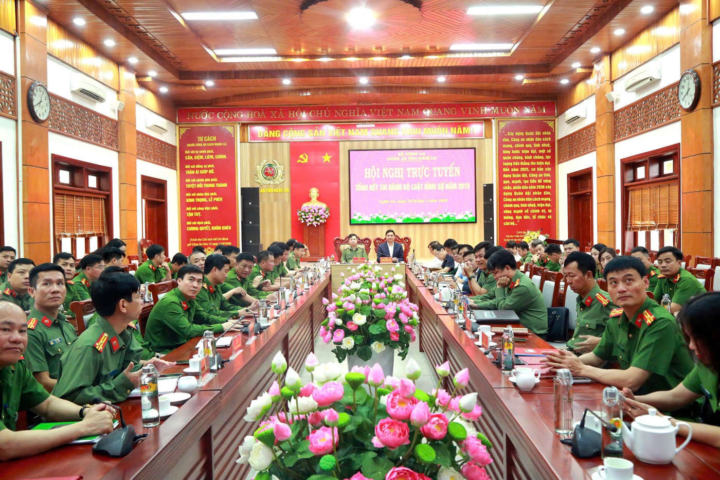 Các đại biểu tham dự Hội nghị tại điểm cầu Công an Nghệ An