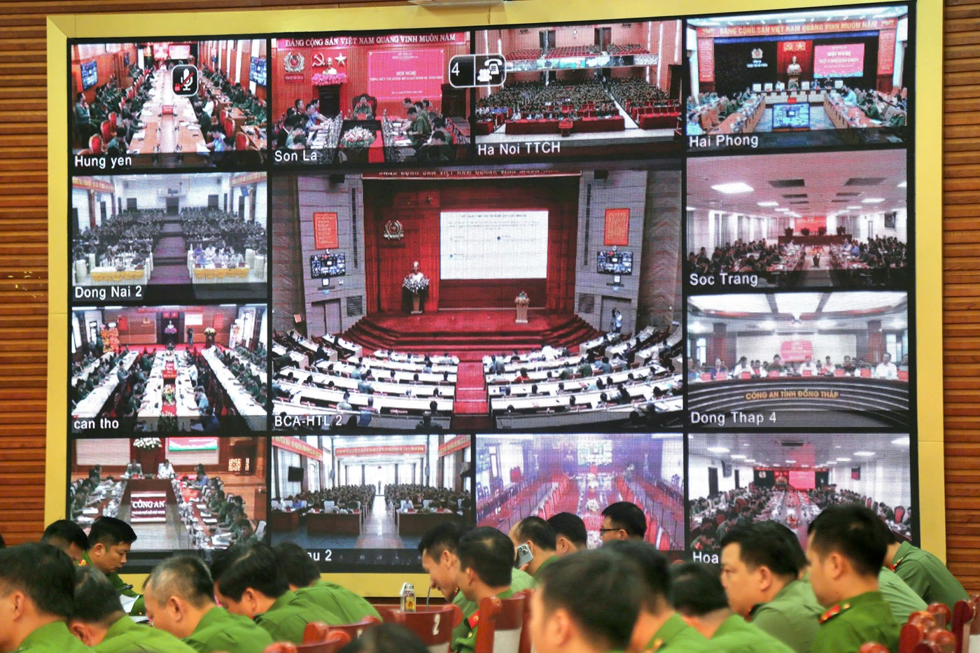 Hội nghị được tổ chức theo hình thức trực tiếp kết hợp trực tuyến