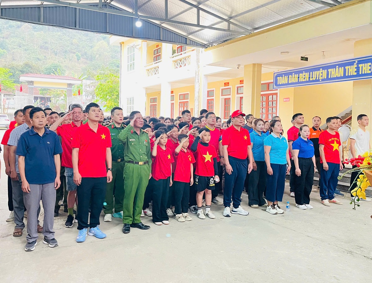 Lễ phát động Ngày chạy Olympic tại xã Hữu Kiệm