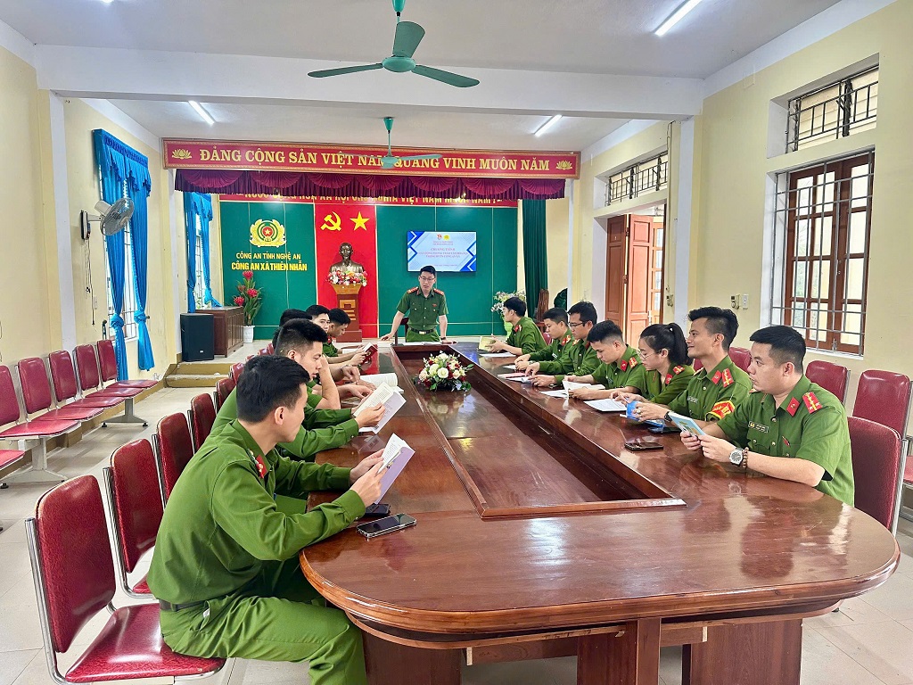 Chi đoàn Công an xã Thiên Nhẫn phát động phong trào văn hóa đọc trong đoàn viên, thanh niên