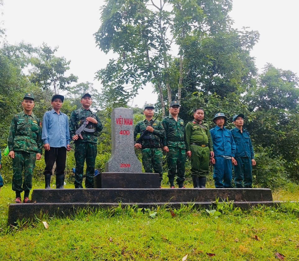 Tuần tra, kiểm soát khu vực đường biên, cột mốc 400