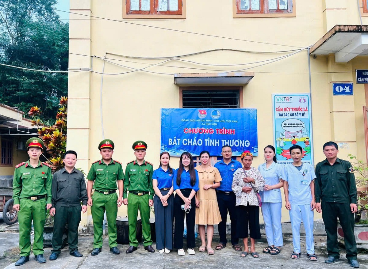 Chương trình bát cháo tình thương