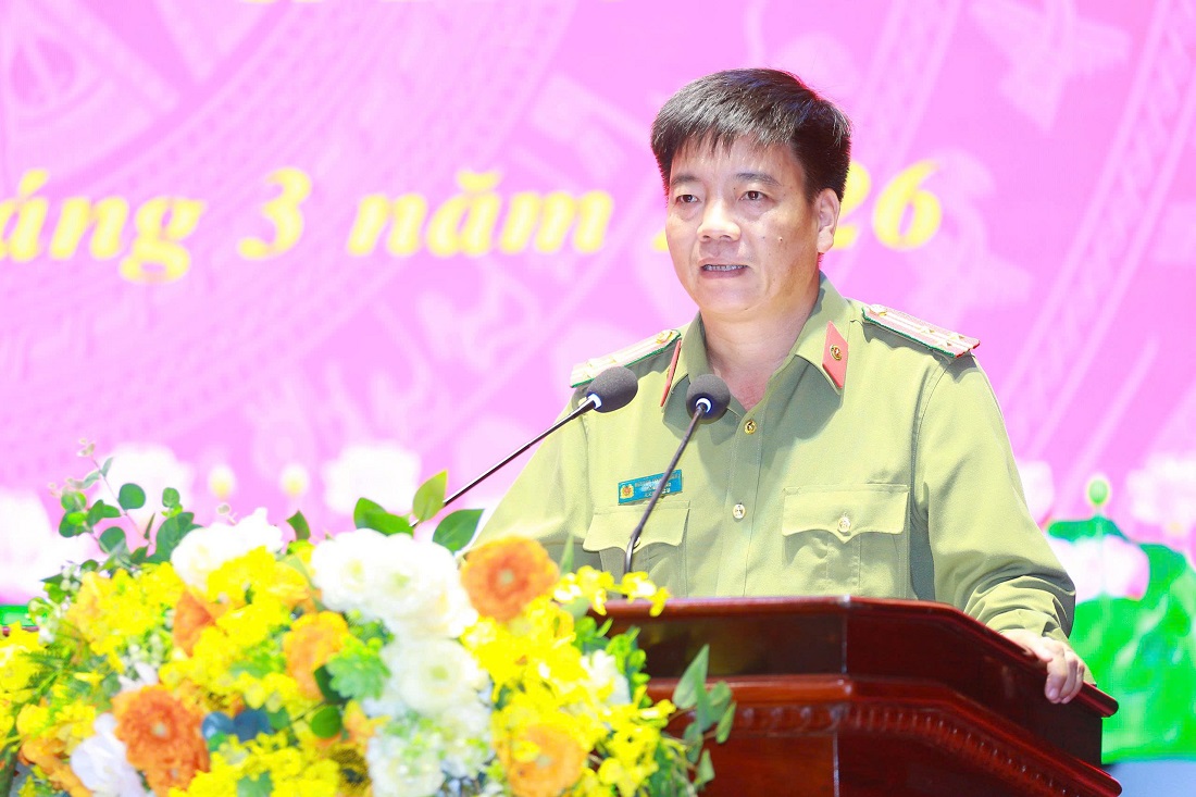 Đồng chí Thượng tá Nguyễn Trọng Khanh, Trưởng phòng Công tác chính trị nhận xét quá trình tập huấn của học viên