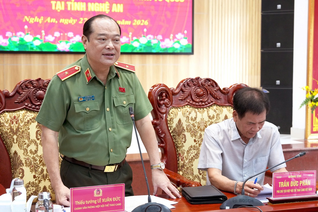 Thiếu tướng Lê Xuân Đức – Chánh Văn phòng Hiệp hội thể thao CAND phát biểu tại Hội nghị