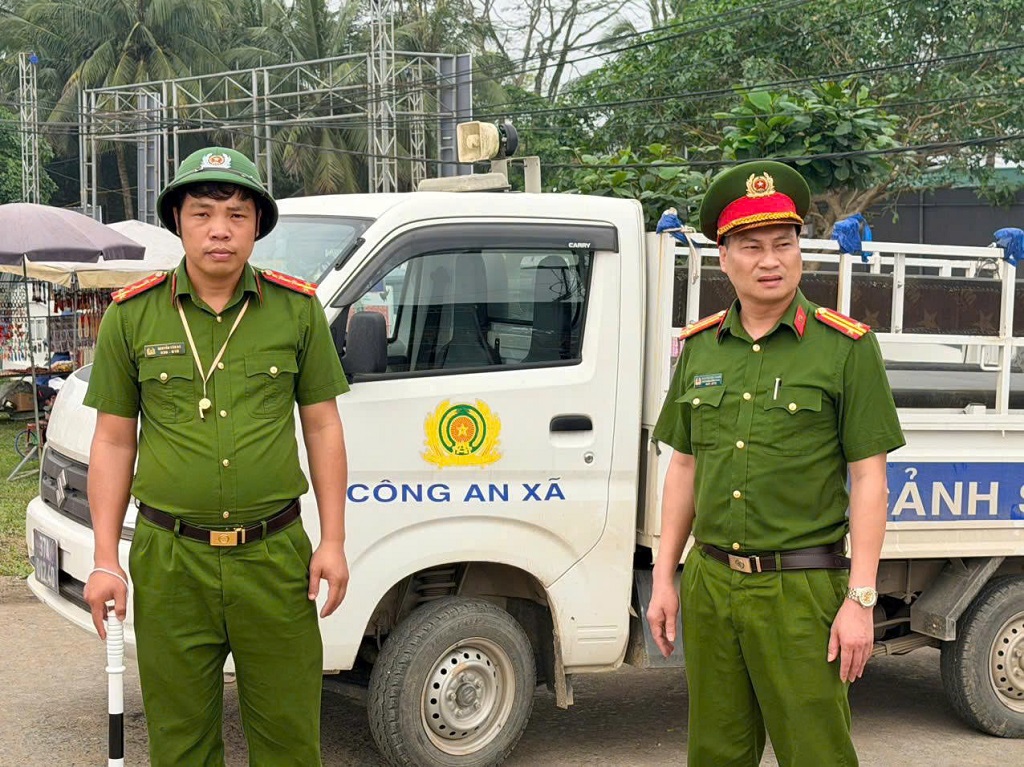 Công an xã Kim Bảng tăng cường bảo đảm an ninh trật tự phục vụ lễ hội đền Bạch Mã