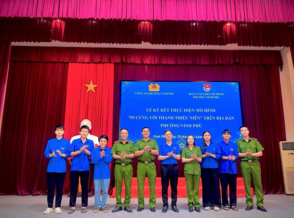 Công an phường Vinh Phú và Đoàn Thanh niên phường tổ chức Lễ ký kết triển khai mô hình “03 cùng với thanh, thiếu niên”