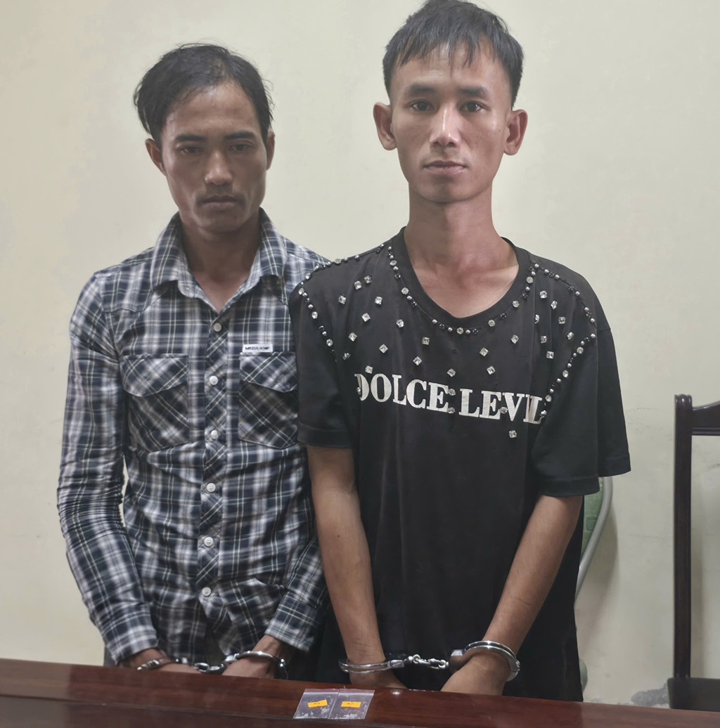 Công an xã Tiên Đồng bắt 02 đối tượng tàng trữ trái phép ma túy