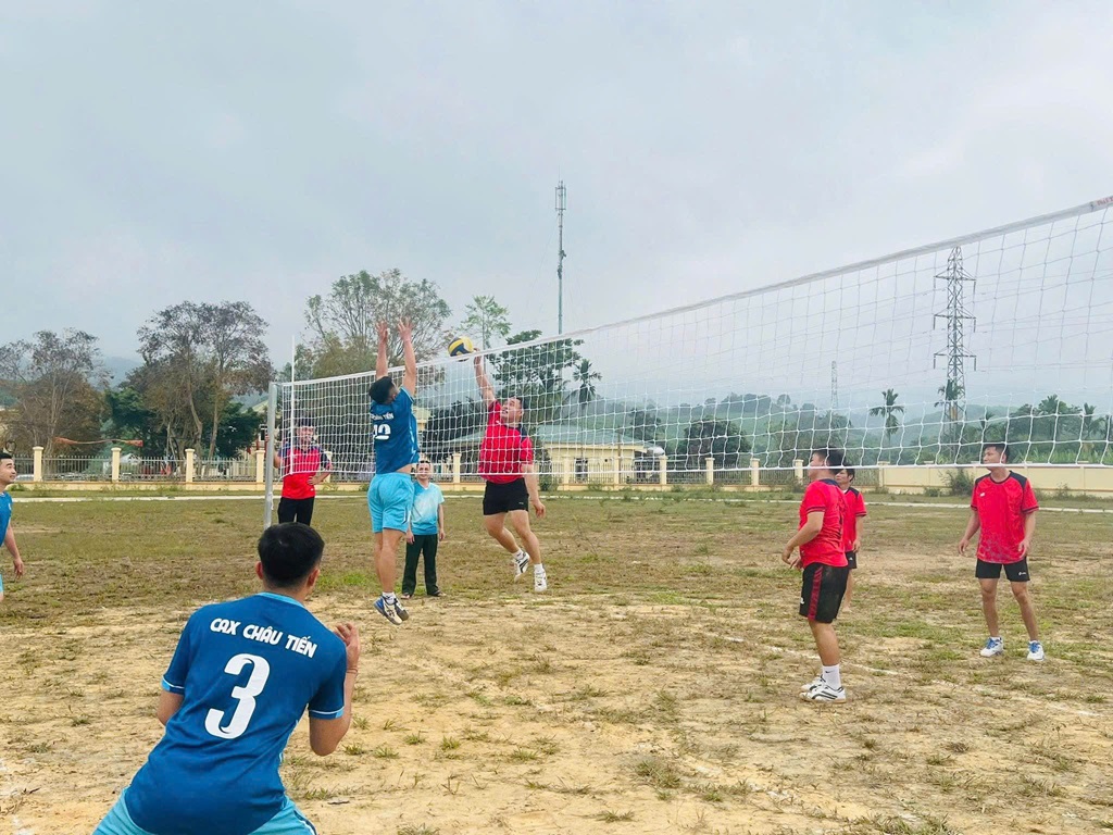 Công an xã Châu Tiến tổ chức giải bóng chuyền 