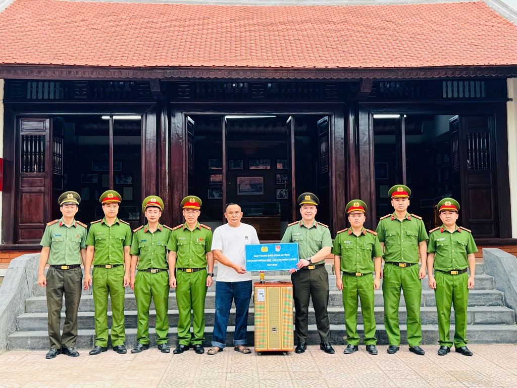 Công an xã Lam Thành hưởng ứng Tháng Thanh niên