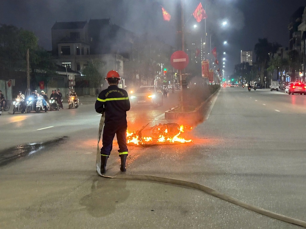 Cảnh báo nguy cơ cháy phương tiện giao thông trong cao điểm nắng nóng