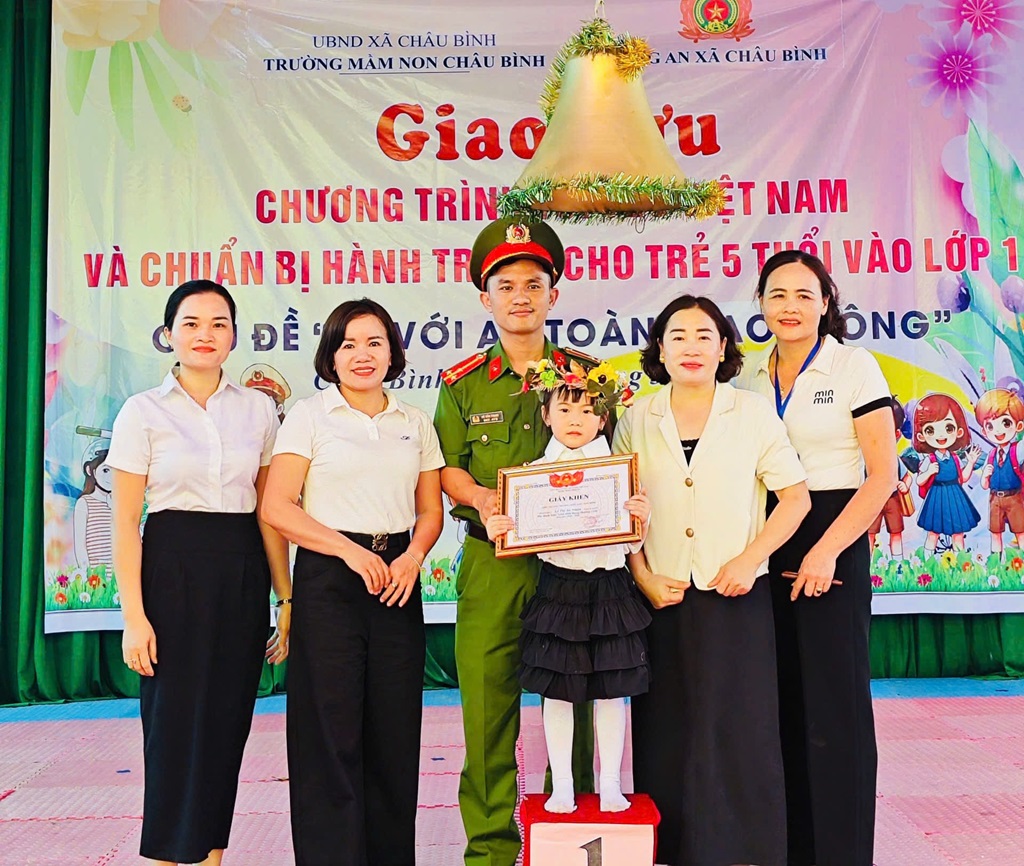 Công an xã Châu Bình tổ chức cuộc thi ''Rung chuông vàng''