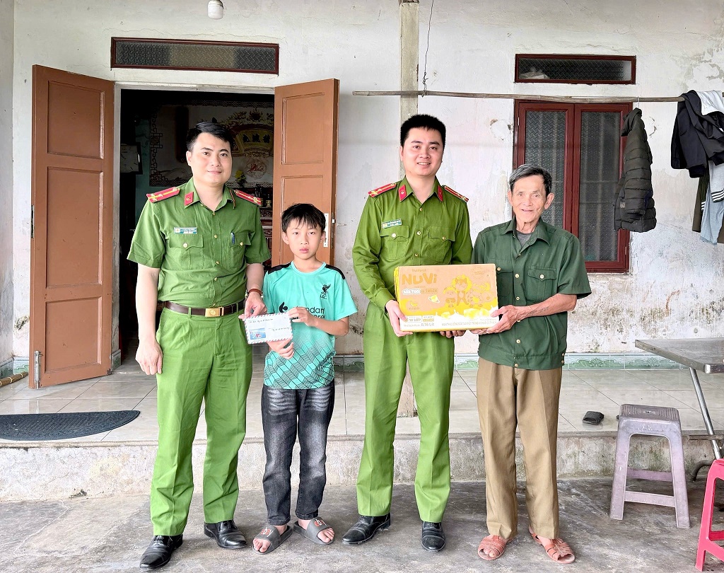 Chia sẻ yêu thương, đồng hành cùng 