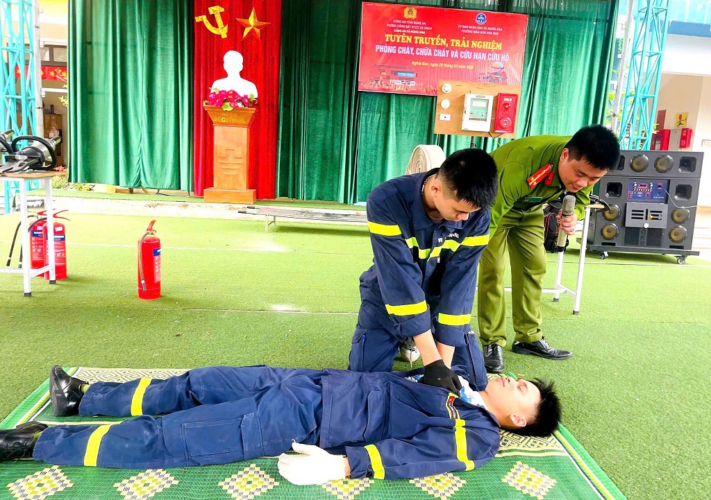 Tiếp tục đẩy mạnh tuyên truyền phòng, chống đuối nước trước kỳ nghỉ hè