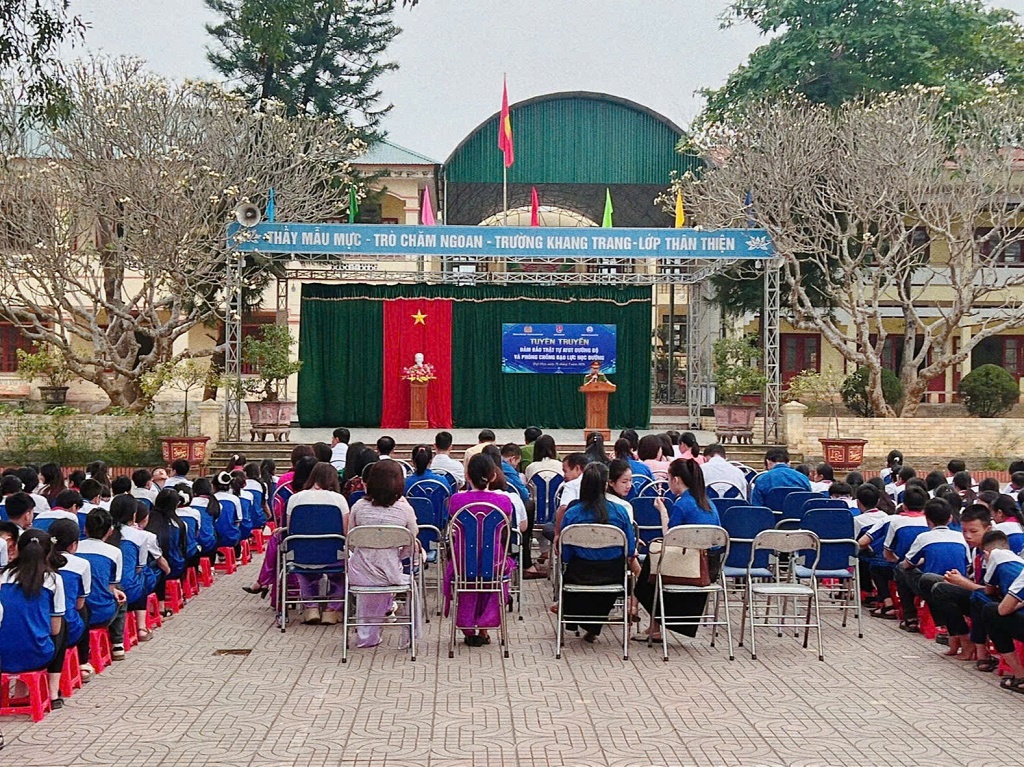 Tuyên truyền phòng, chống bạo lực học đường và đảm bảo an toàn giao thông