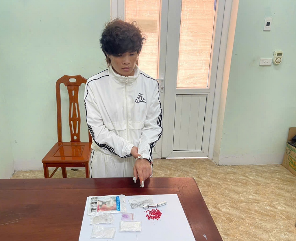 Khởi tố đối tượng mua bán trái phép chất ma túy