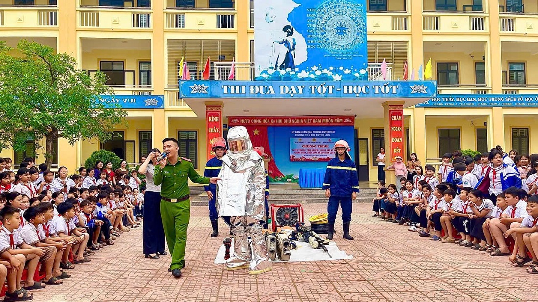 Tuyên truyền, trải nghiệm, hướng dẫn kỹ năng PCCC và CNCH