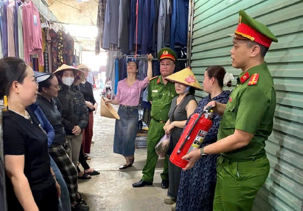 Tăng cường hướng dẫn an toàn PCCC chợ