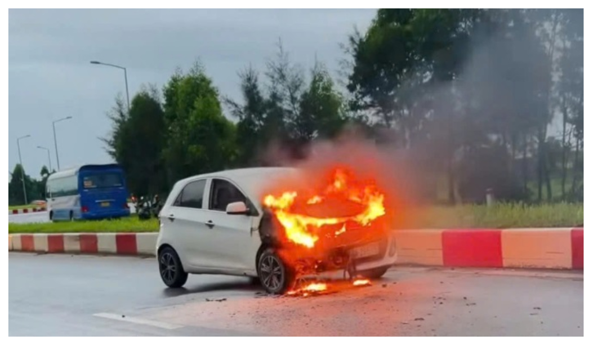 Những nguyên nhân phổ biến gây cháy, nổ xe ô tô