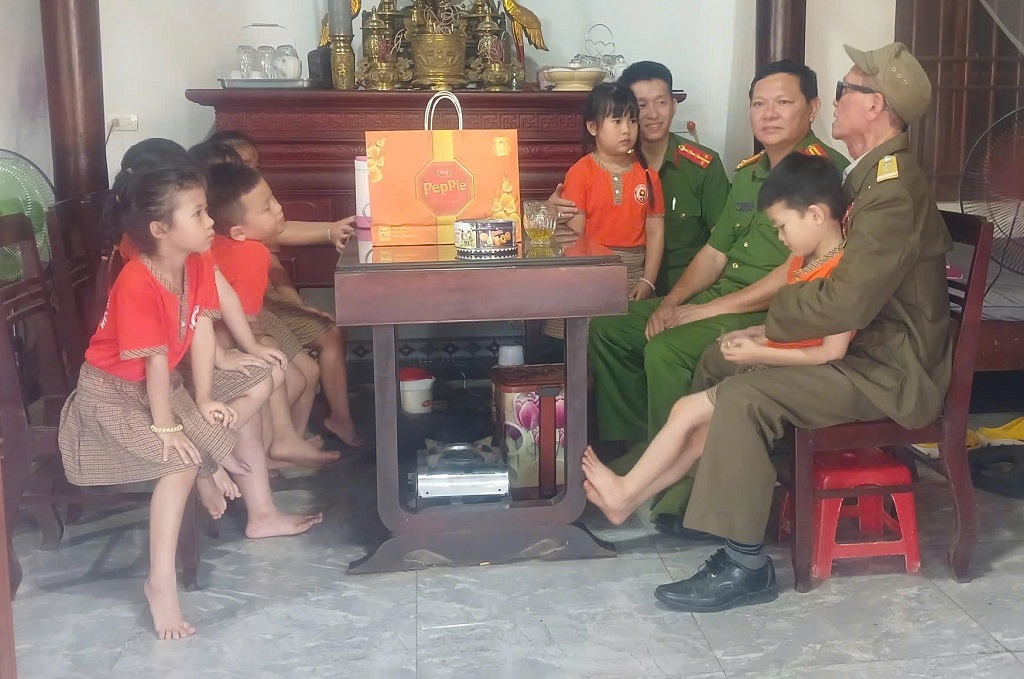 Thăm hỏi, tri ân cựu chiến binh nhân dịp 30/4