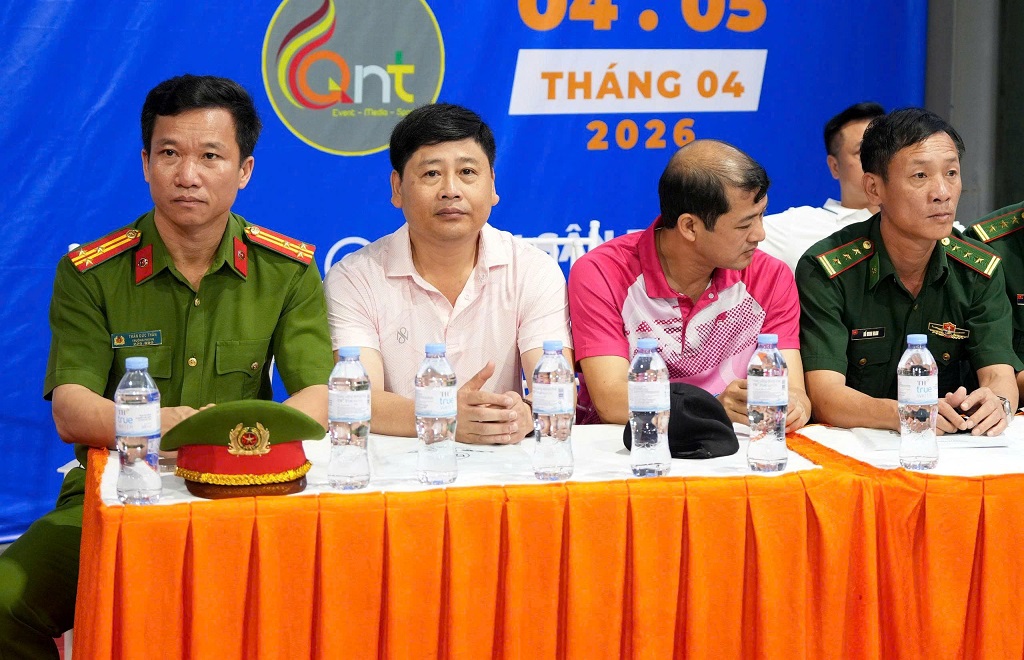 Đại biểu dự lễ khai mạc	