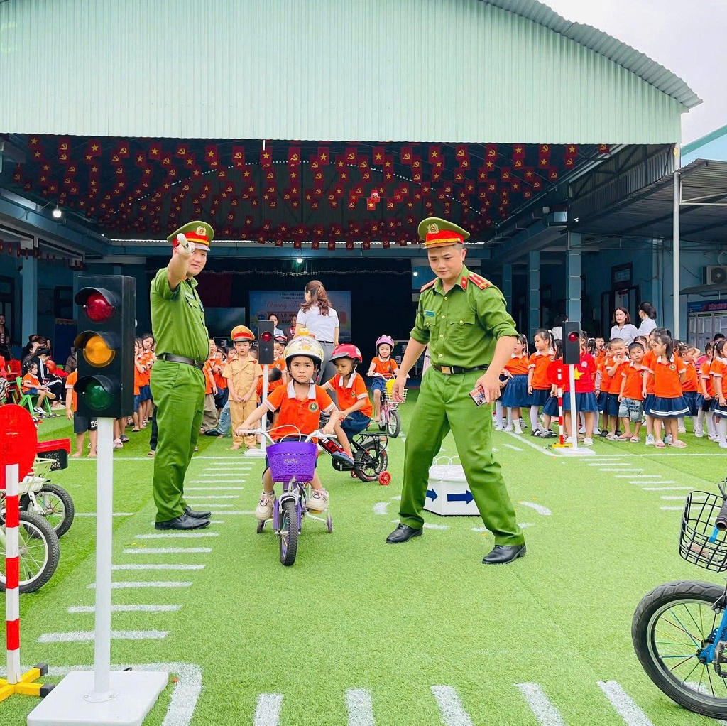 Tuyên truyền kết hợp mô phỏng hình ảnh gây hứng thú cho học sinh